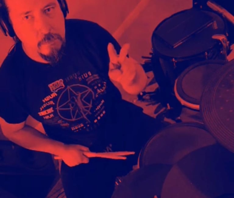 Vitto Galiano antes de grabar la batería de "Volar"