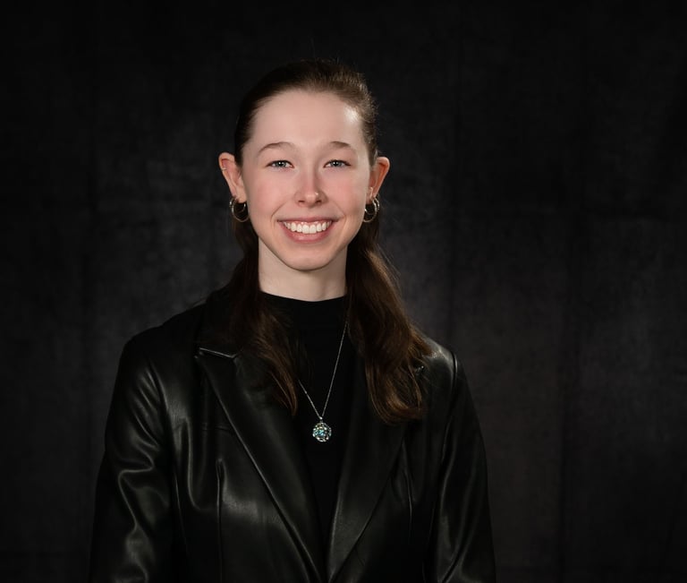 A portrait of Lilla Torontáli