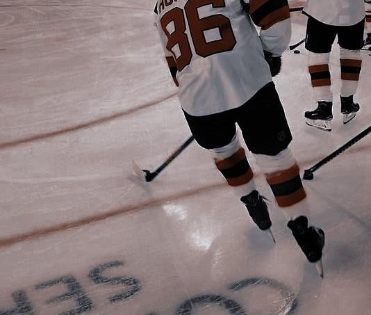 Custom ice hockey jerseys with breathable quick-dry fabric and full logo personalization options.