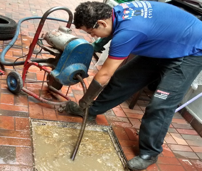 desentupimento de caixa de esgoto