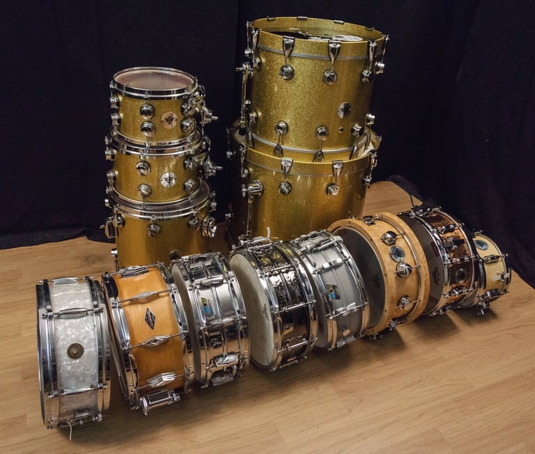 Set de batería profesional microfoneado para sesión de grabación baterías online.