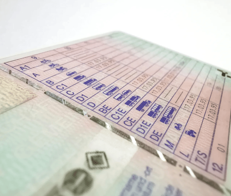 Führerschein bei Fahrschule Fahrfrequenz