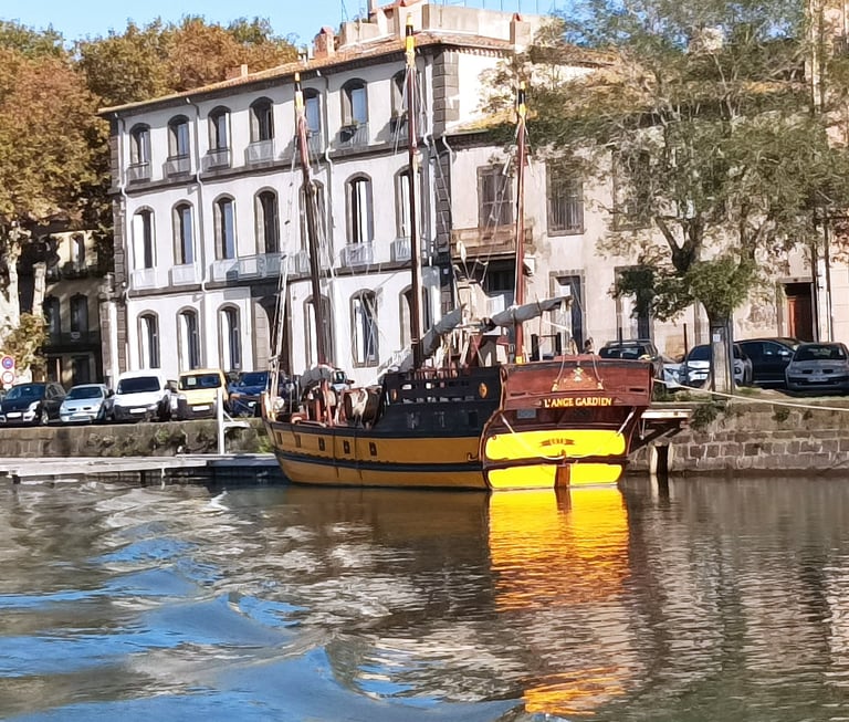 The banks of the Hérault at Agde