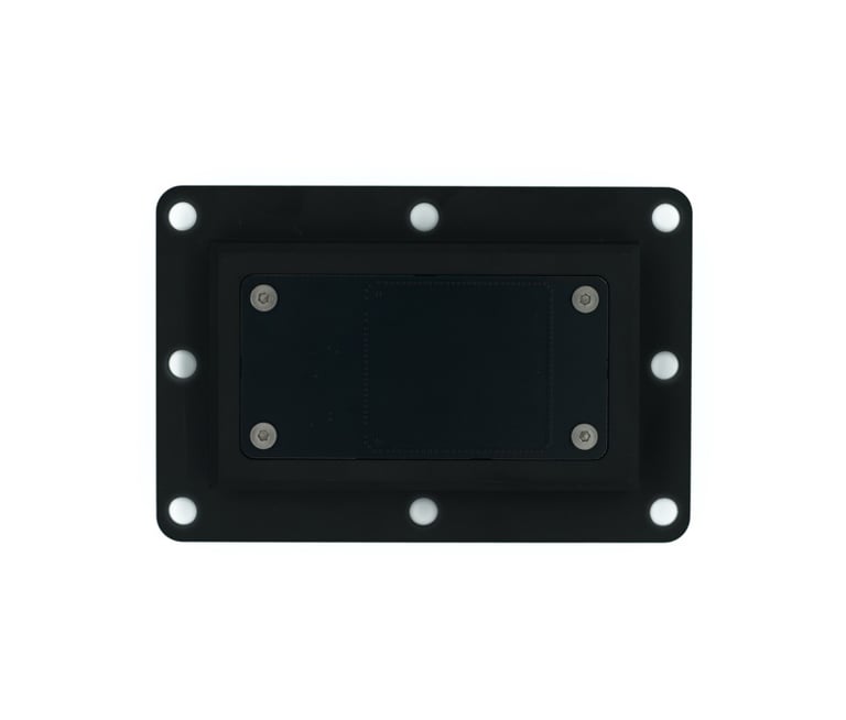 Senzor CreaSense de umiditate cu carcasa neagra dreptunghiulara si gauri de montaj