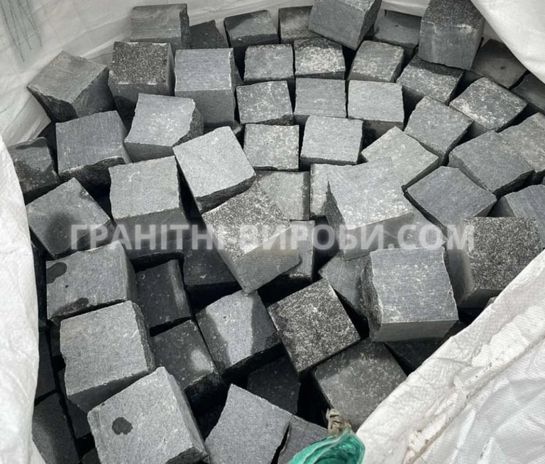Пиляно-Колота Гранітна бруківка Габро 10*10*10
