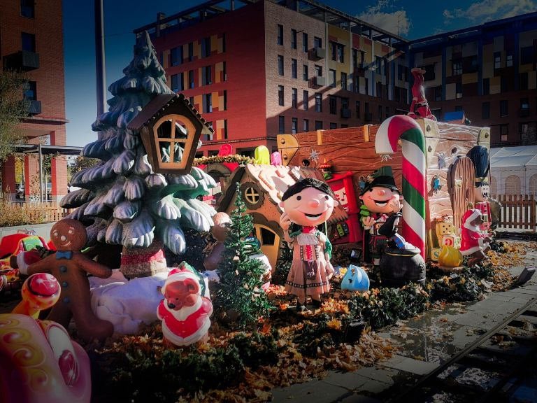 Tematización/Decoración navidades arbol navidad, casitos, cuentos infantiles alquiler