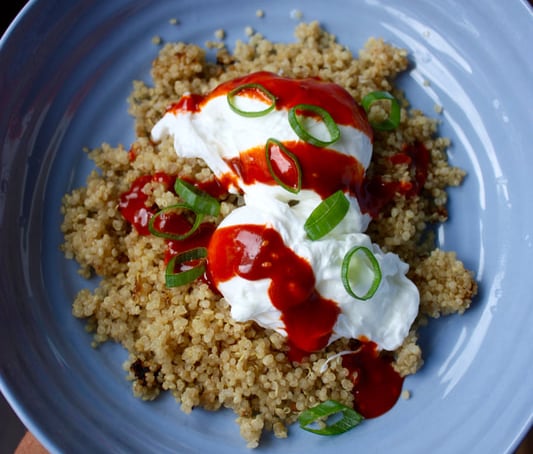 quick and easy powerhouse breakfast - quinoa topped with poached egg and Korean sauce