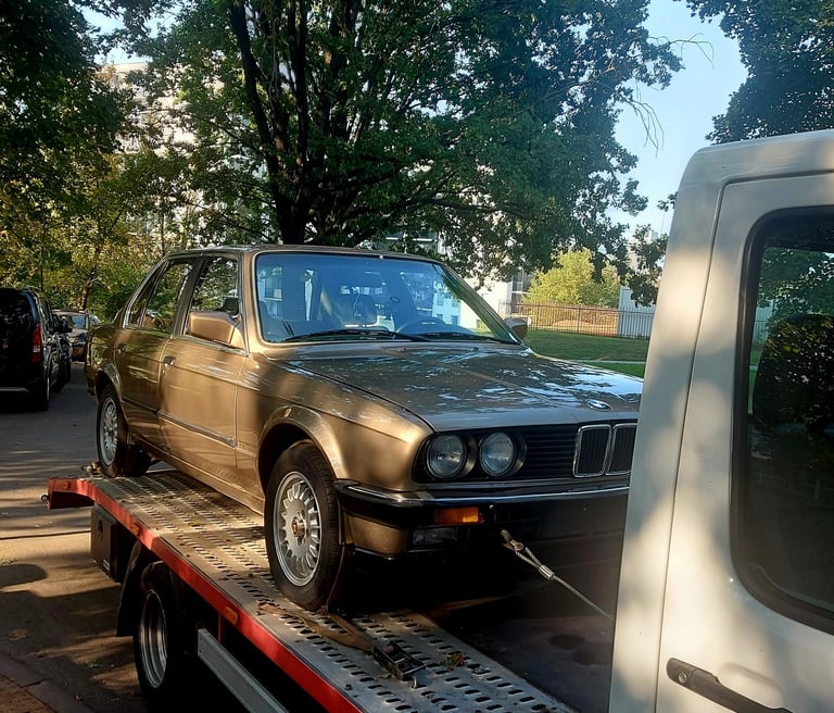 Automobilių transportavimo paslaugos skubiais atvejais Vilniuje – pasiekite bet kuriuo metu