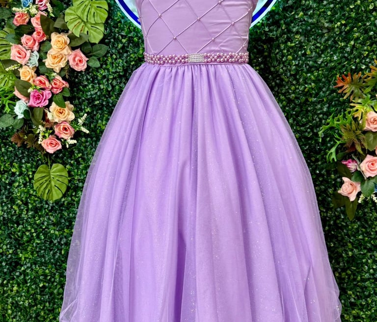 nossos vestidos de festa infantil de luxo são perfeitos para transformar qualquer ocasião em um cont