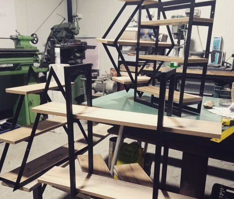 drvometal, drvo metal, nameštaj, police, stolovi, stolice, ograde, ograda, kapija