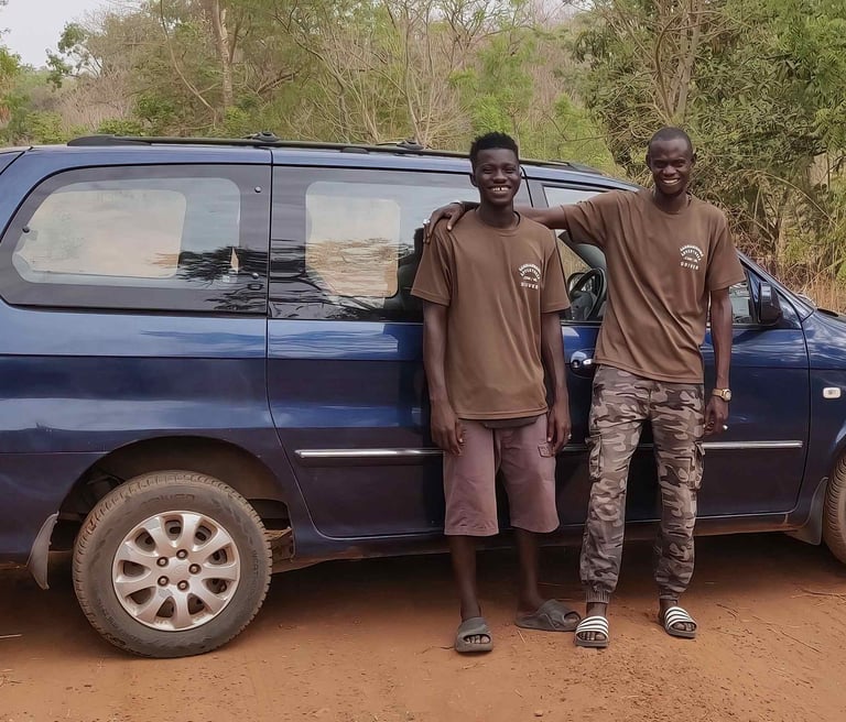 Comfortable 4x4 tour vehicle with air conditioning.