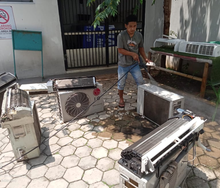 Lestari Teknik adalah jasa service AC panggilan yang berlokasi di Cibinong, Bogor