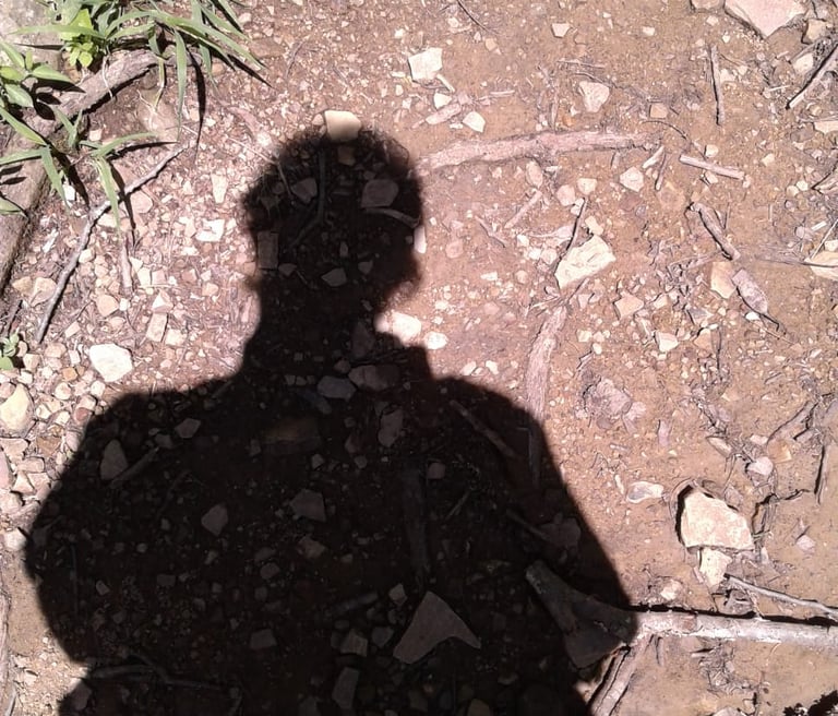 Foto Artística: Sombra de Un Escritor.