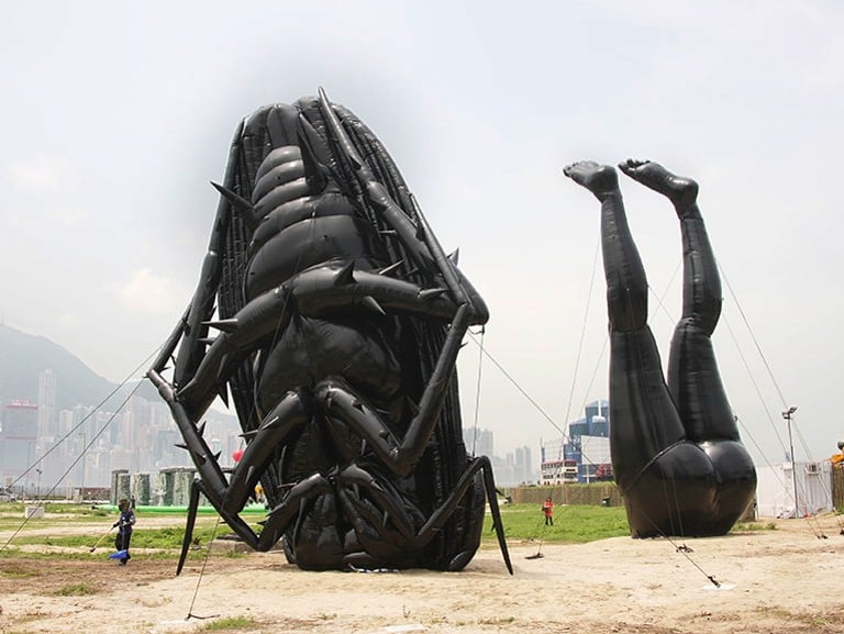 "Falling into the Mundane World", de Tam Wai Ping