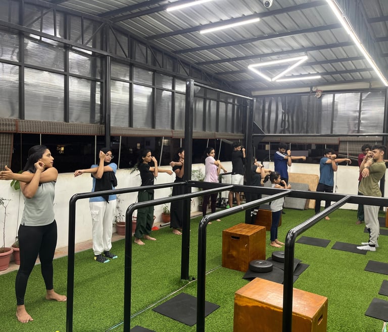 beginners training calisthenics at calibaf calisthenics studio