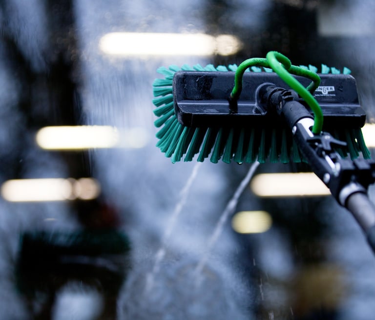 Wij wassen de ramen ook met ons telewas systeem