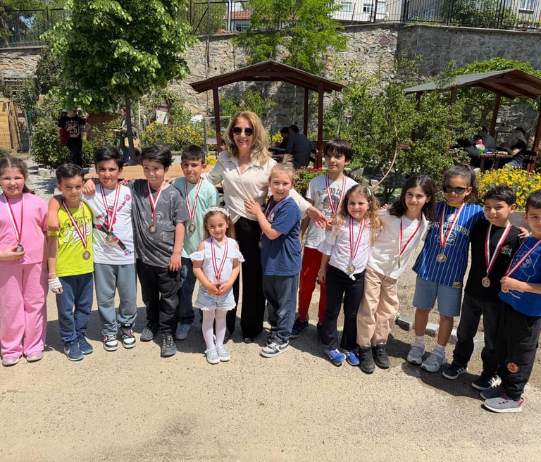 Usta Hamleler Satranç Kulübü