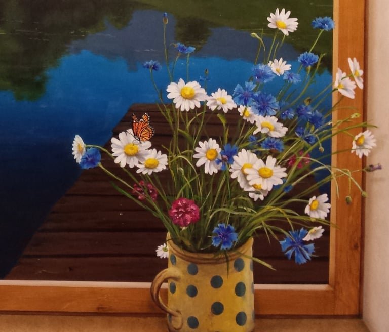 Détail d'un trompe-l'oeil peint: un bouquet champêtre dans un pot au bord d'une fenêtre, Jura (39).