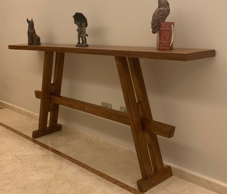 aparador em cumaru medindo 1,70m x 25cm com 75 cm de altura