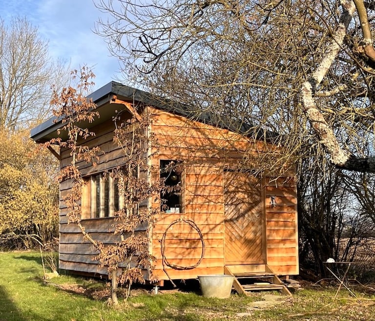 cabane de jardin proche de Mortagne au Perche construite par Hojoki 
