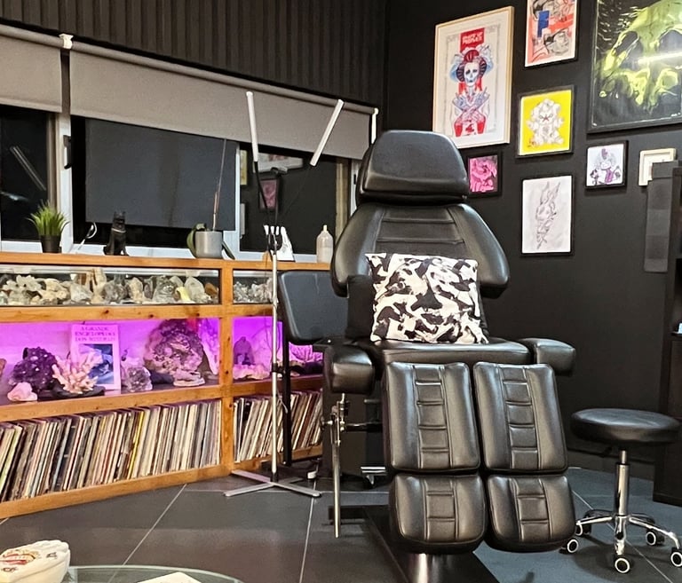 Tattoo and body piercing studio in Vagos, Aveiro.