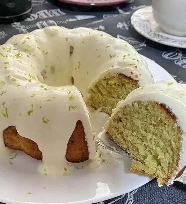 Bolo low carb de limão