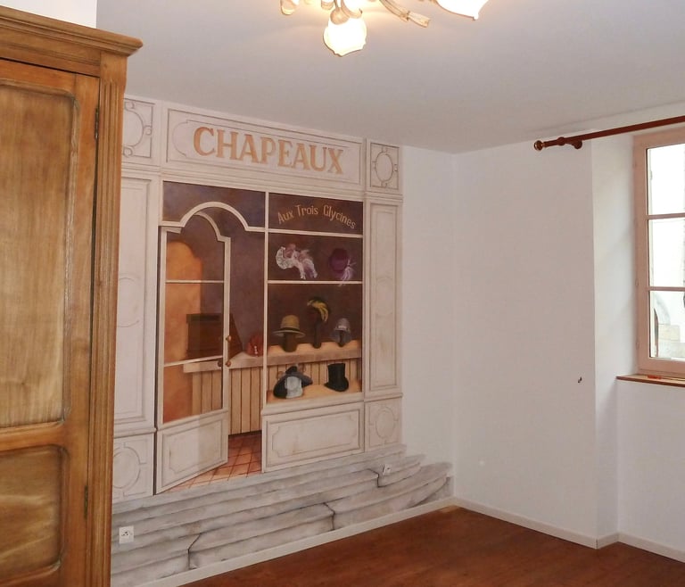 Fresque peinte sur mur intérieur, thème ancienne boutique de chapeaux d'époque