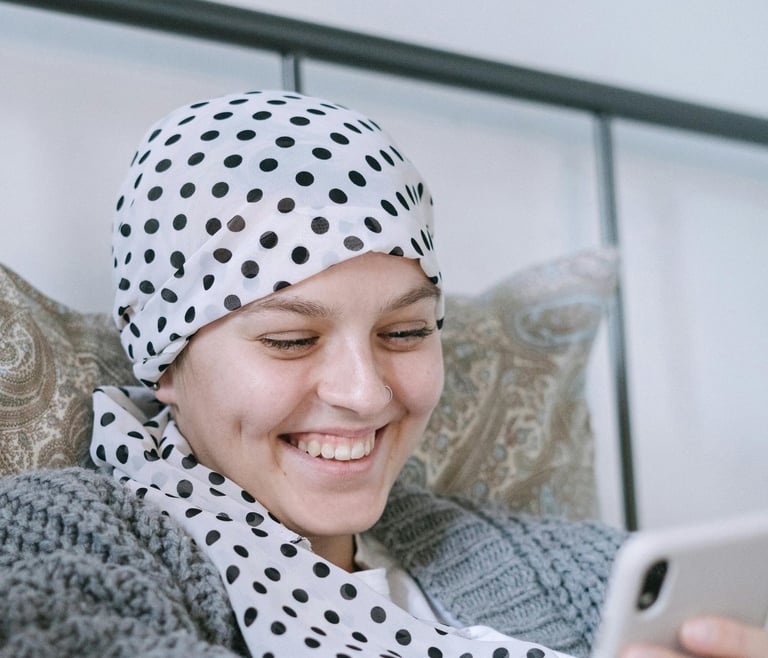 woman partipating to jihane laraichi's cancer healing membership