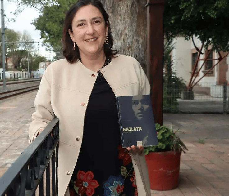 La Escritora Queretana Ale Lobato y su Novela de Ficción histórica Mulata