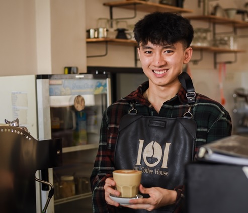 ilham putra yuda ( amam ) belajar barista pontianak, belajar barista gratis, pelatihan barista pontianak