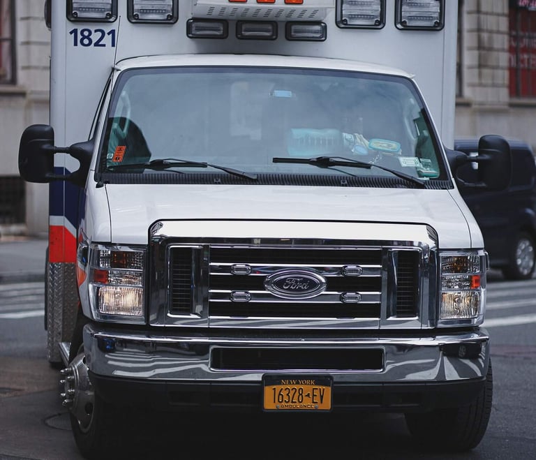 Szybka i głęboka dekontaminacja wnętrza ambulansu i floty medycznej suchą parą z maszyny EV Poseidon.