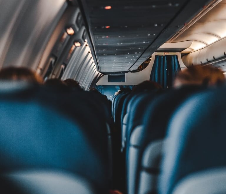 Ekologiczne czyszczenie kabin samolotów pasażerskich i redukcja czasu serwisu z użyciem myjki EV Poseidon.