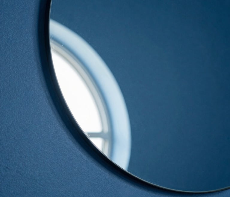 blue and white striped round textile