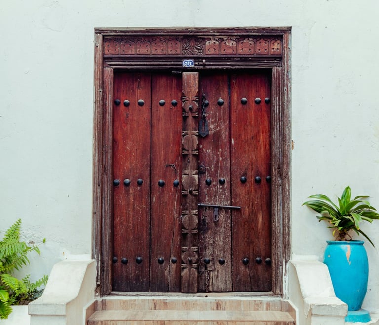 Villa entrance in Bali representing reliable laundry pick‑up and delivery service.