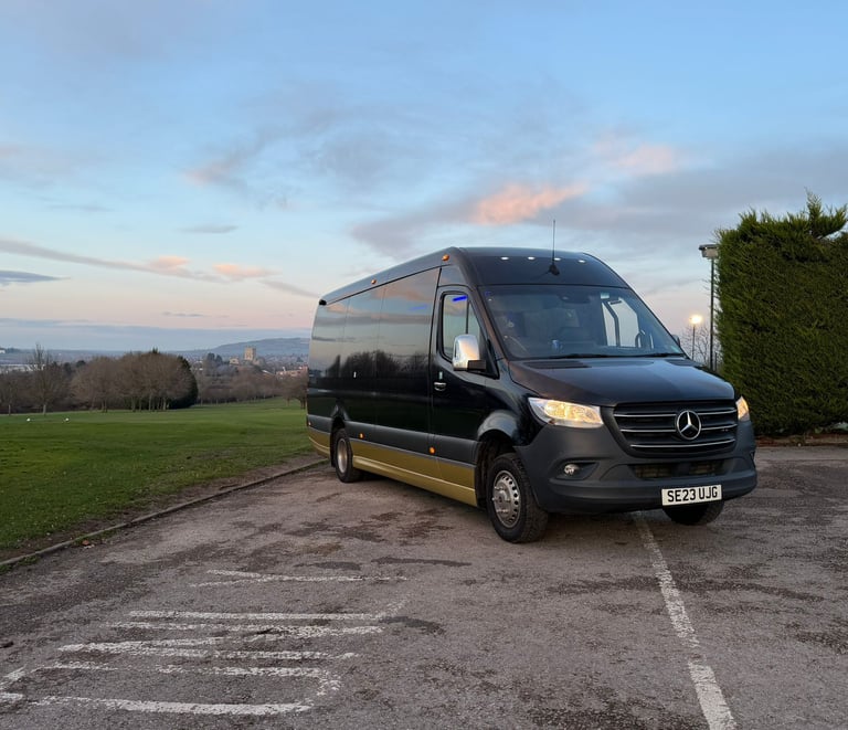 19 Seater Minibus Hire in London