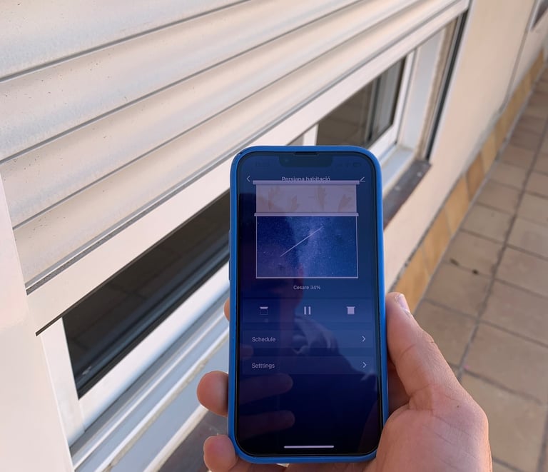 App que controla una persiana desde un smartphone
