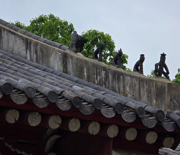 Japsang (animal shaped roof ornaments)