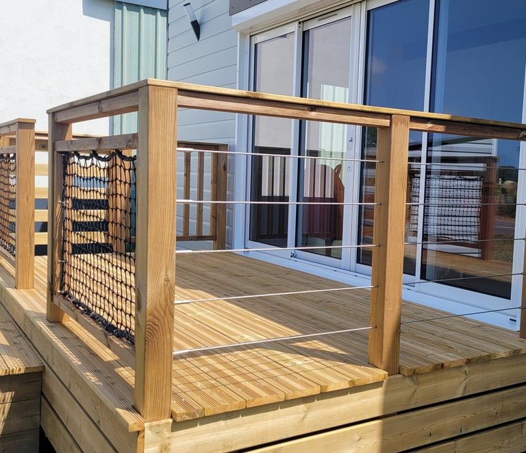 garde corps avec filins inox, ou filet, ou rambardes en bois