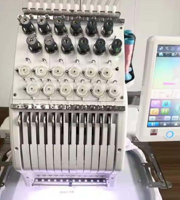 лого бродерия, брандиране, шевици, фирмено облекло бродерия