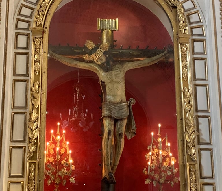 Altar inside Guadalajara Cathedral