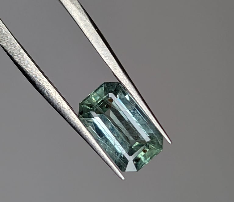 saphir bleu vert naturelle 