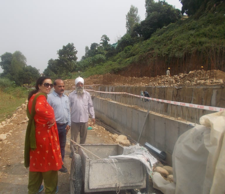 Mohini Daljeet Singh Chief Exe. Max India Foundation visited Project in Village Dhakrani