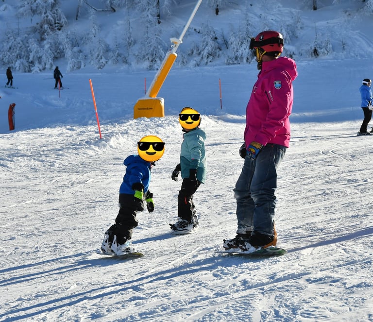 Lezione di snowboard per bambini a Sestriere