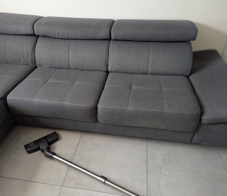 Nettoyage professionnel à domicile à Charleroi textile canapé
