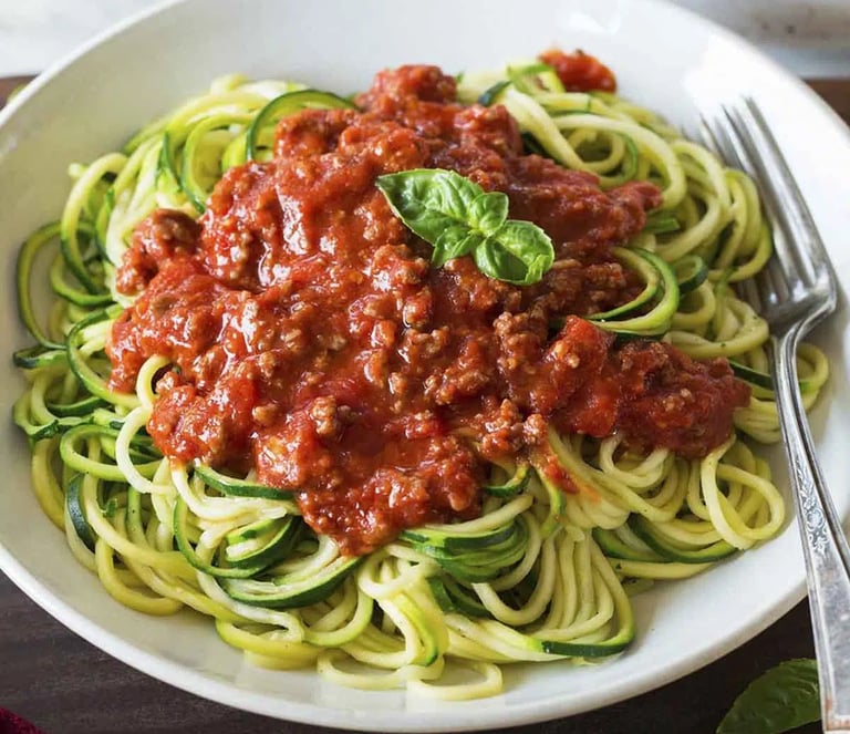 Macarrão de abobrinha com molho bolonhesa
