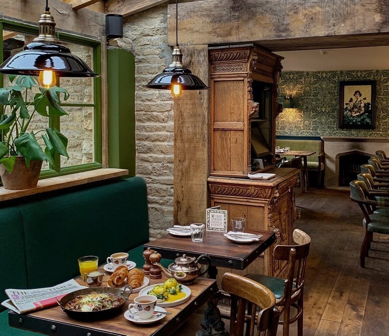 cotswolds, the swann inn swinbrook