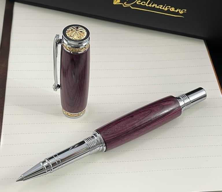 stylo sur un bloc note