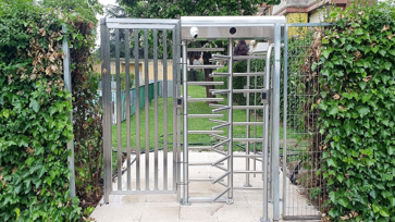 ¿Por qué tener un control de acceso en una piscina comunitaria?