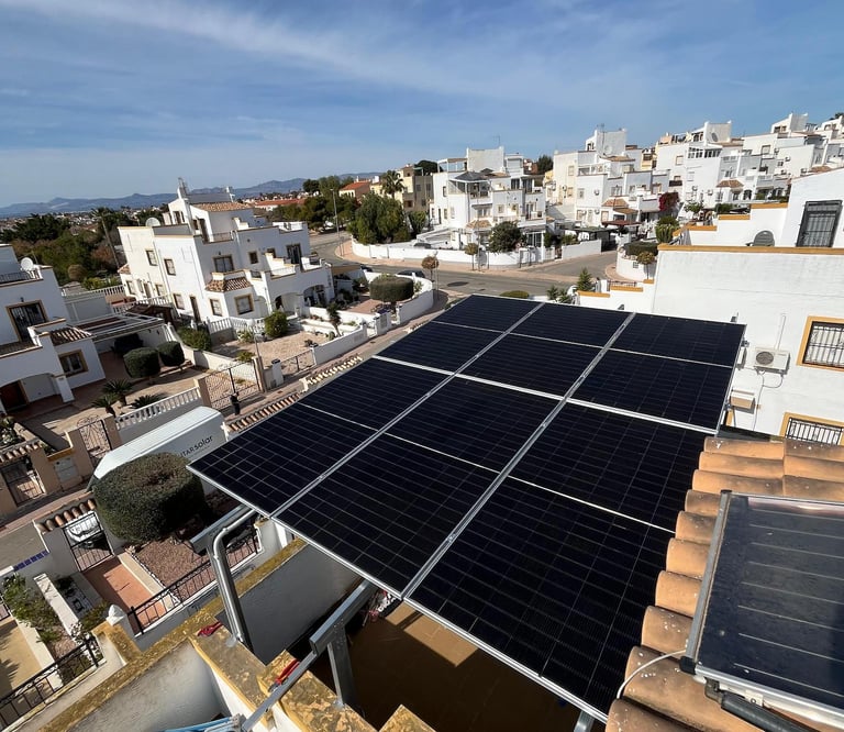 Solaranlage-Installation-Einfamilienhaus-La-Marina