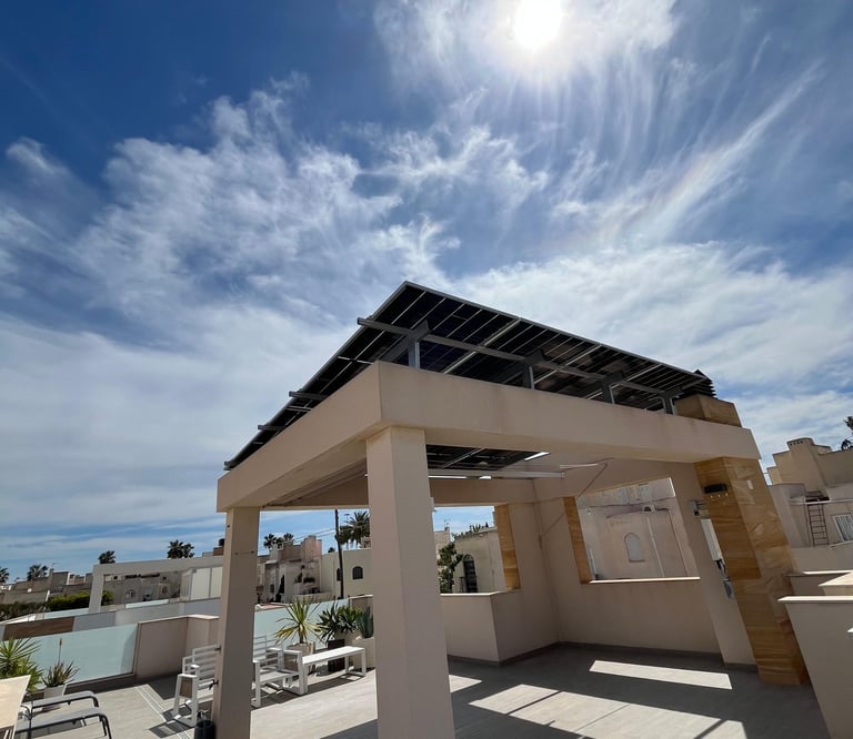 Photovoltaik-Module-Dachmontage La Marina Costa Blanca